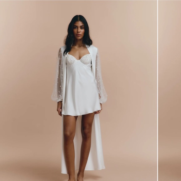 Bridal Robe - Picture 3 of 11